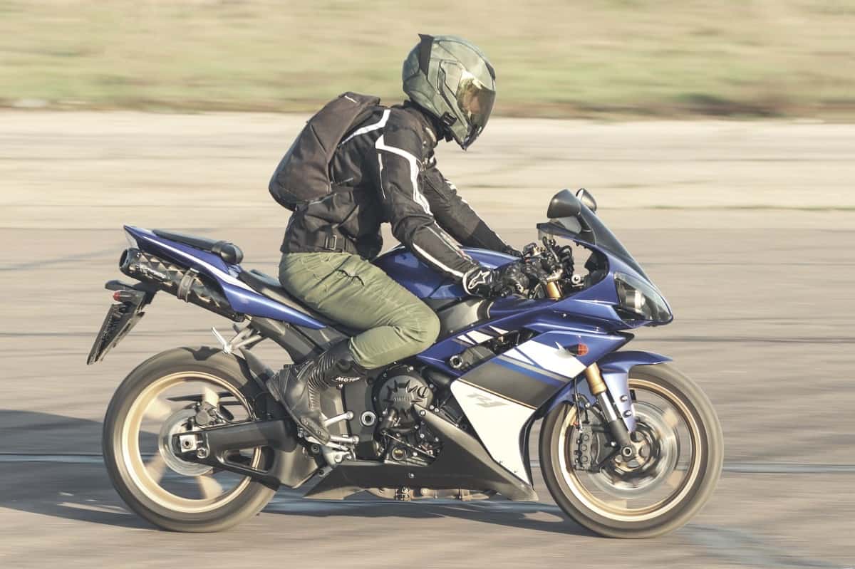 carrying laptop on bike