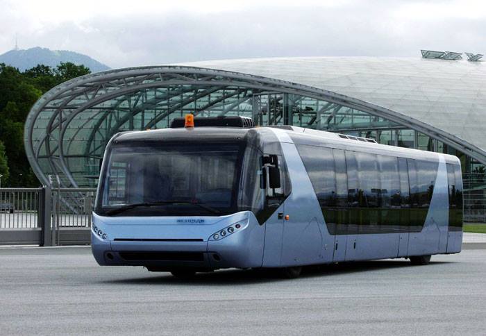 Why I Prefer Airports to Buses (Hot Take)