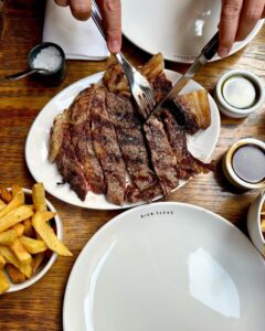 How to Eat in Paris for Under €10 (And Eat Well)