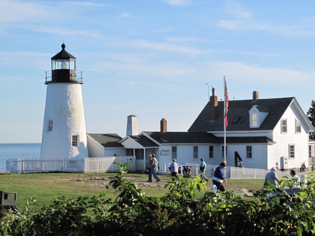 3 Lighthouse Rentals in Maine (Sleep There)