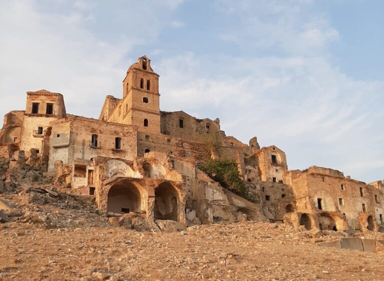 3 Abandoned Villages in Italy (Creepy & Cool)