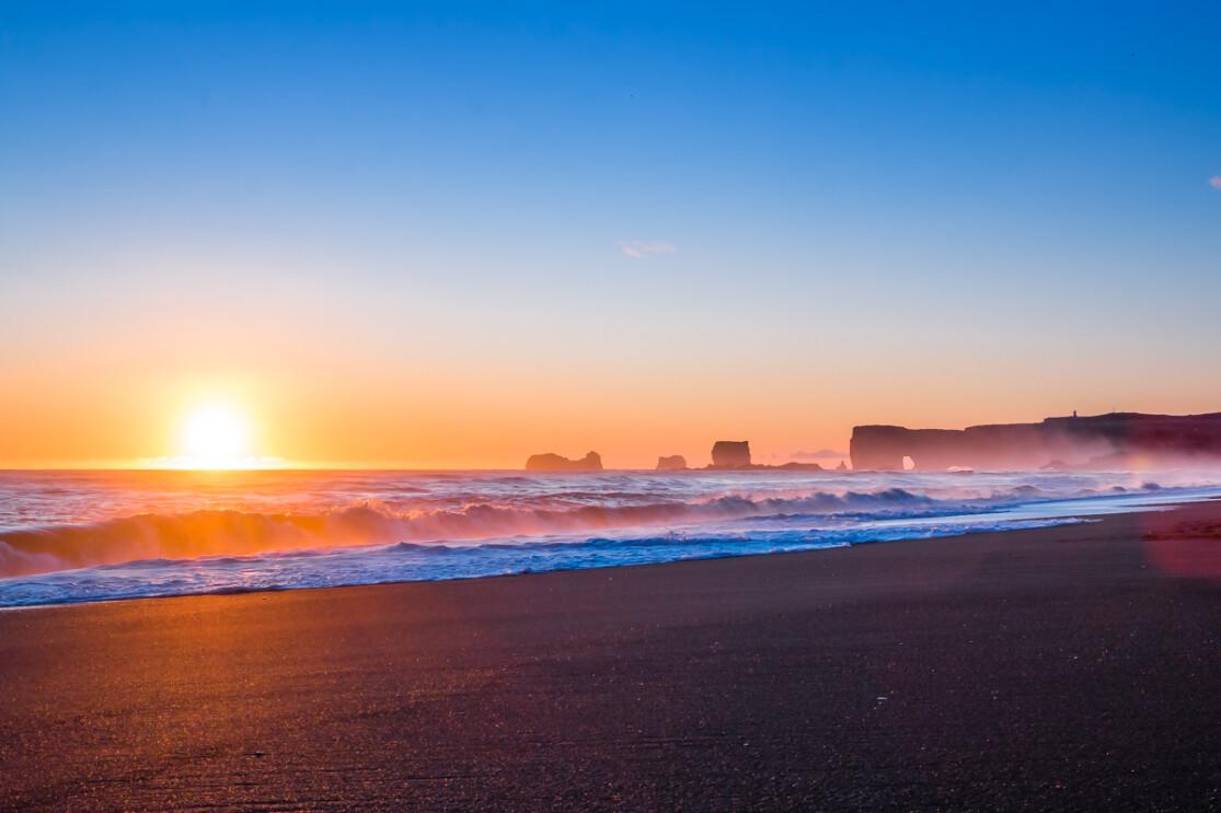 The Midnight Sun Effects on Sleep (Iceland)