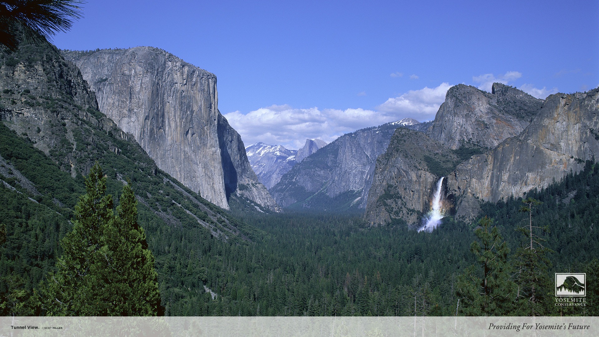 The Tunnel View (Yosemite)