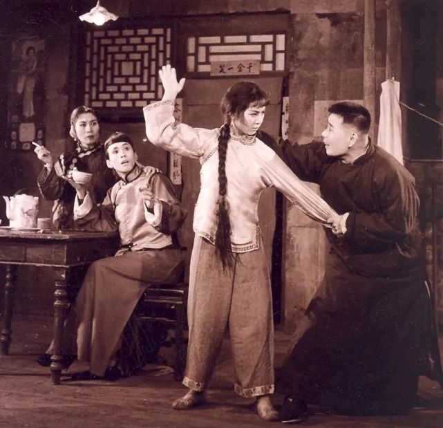 8 Pop Culture Travel Guides for History Buffs (Historical Events That Became Pop Culture)