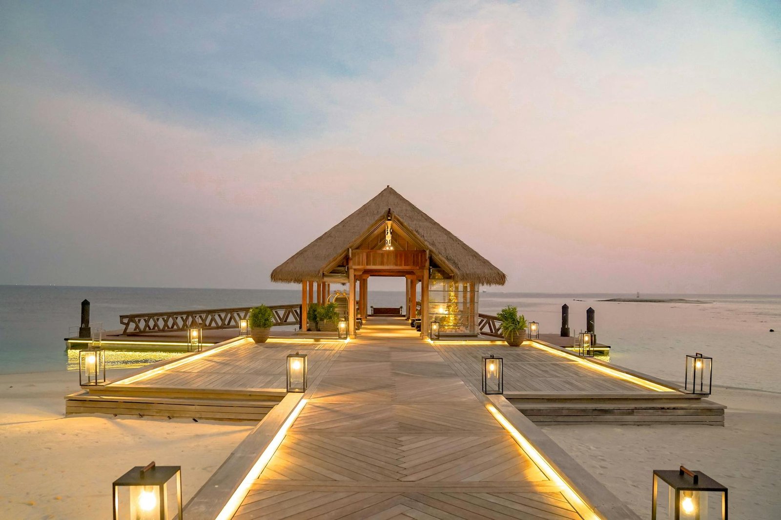 10 Budget Solo Travel Destinations for Beach Lovers (Under $50/Night)