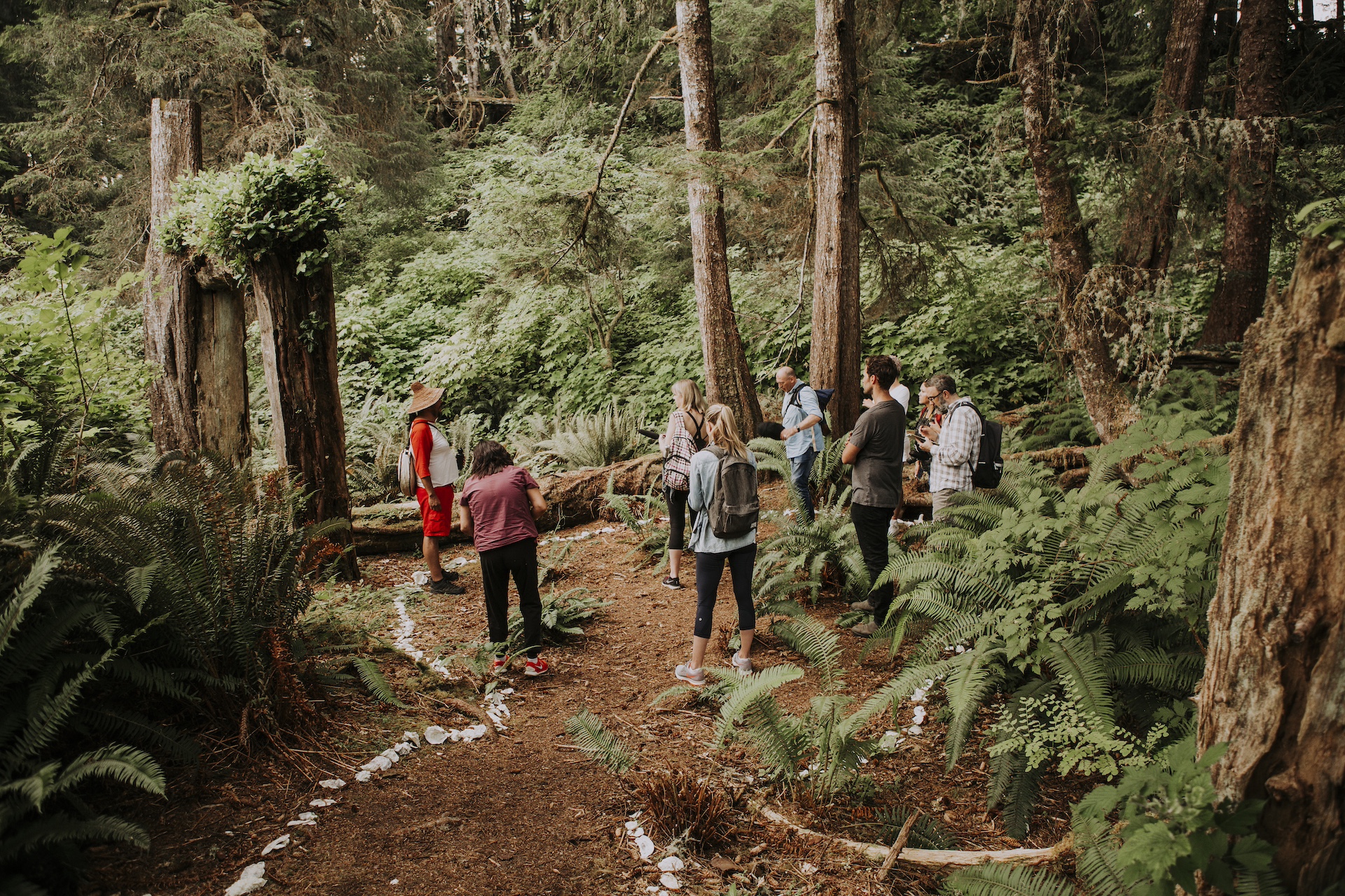 13 Indigenous Tourism Experiences for Families (Kids’ Workshops & Nature Walks)